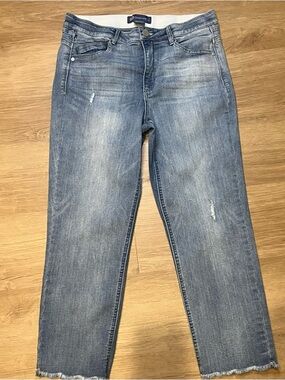 Democracy "Ab" Solution Distressed Straight Leg Cropped Jeans Med Wash Blue 12